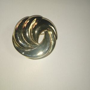 GOld tone swirl brooch Vintage Substantial Classic Scrolls Wave Golden c…
